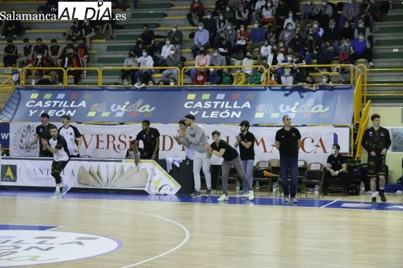 Foto 5 - El CB Tormes pone pie y medio en la fase de ascenso ante un W&uuml;rzburg volcado (84-58)