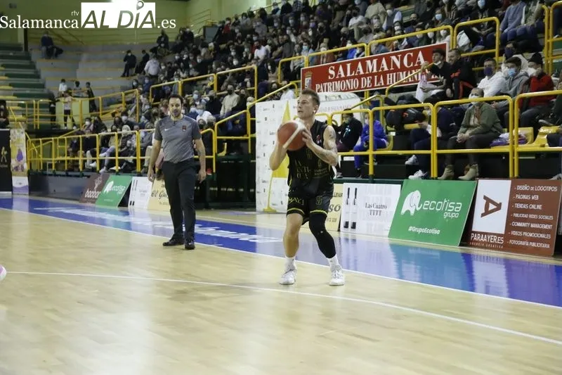 Foto 7 - El CB Tormes pone pie y medio en la fase de ascenso ante un W&uuml;rzburg volcado (84-58)