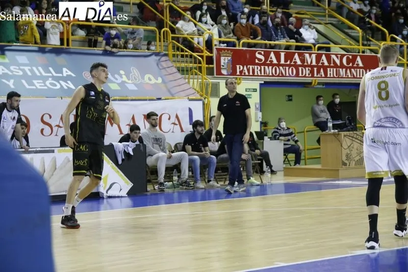 Foto 9 - El CB Tormes pone pie y medio en la fase de ascenso ante un W&uuml;rzburg volcado (84-58)