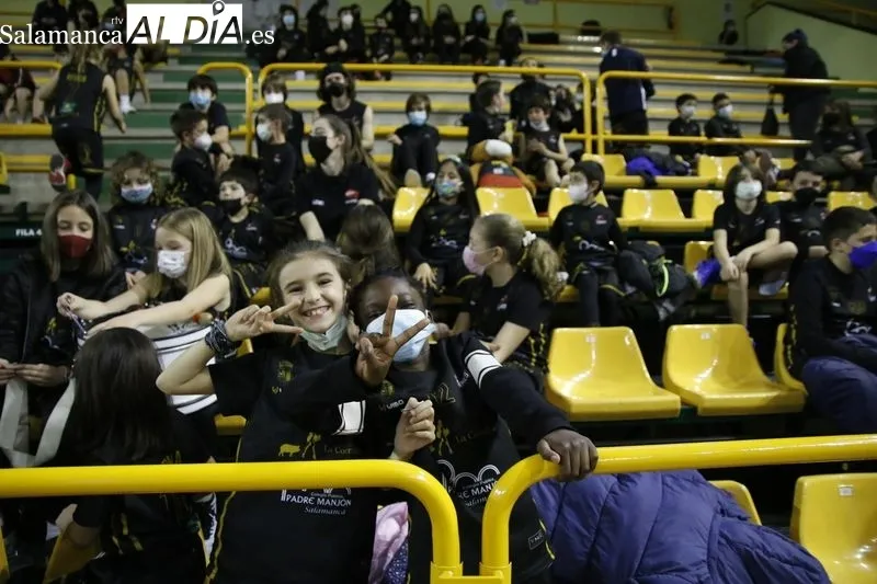 Foto 16 - El CB Tormes pone pie y medio en la fase de ascenso ante un W&uuml;rzburg volcado (84-58)