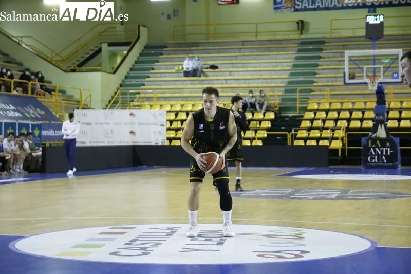 Foto 18 - El CB Tormes pone pie y medio en la fase de ascenso ante un W&uuml;rzburg volcado (84-58)