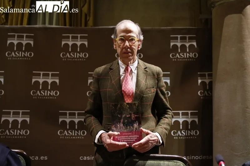 Presentación del libro de Antonio Purroy en el Casino de Salamanca