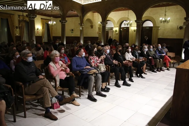 Presentación del libro de Antonio Purroy en el Casino de Salamanca