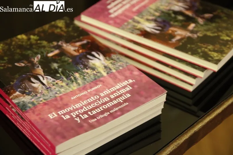 Presentación del libro de Antonio Purroy en el Casino de Salamanca