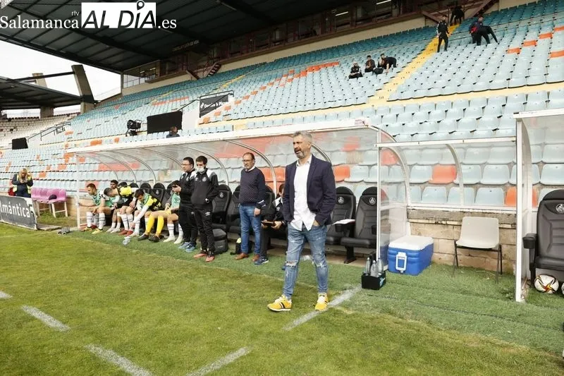 Foto 11 - El Salamanca UDS se agarra a la salvaci&oacute;n con fuerza ante el Navalcarnero con milagro incluido en el a&ntilde;adido (1-0)