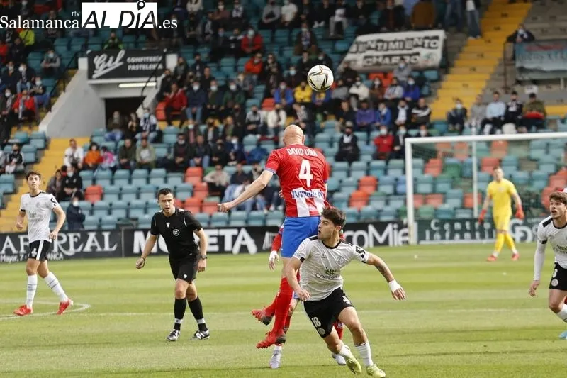 Foto 16 - El Salamanca UDS se agarra a la salvaci&oacute;n con fuerza ante el Navalcarnero con milagro incluido en el a&ntilde;adido (1-0)