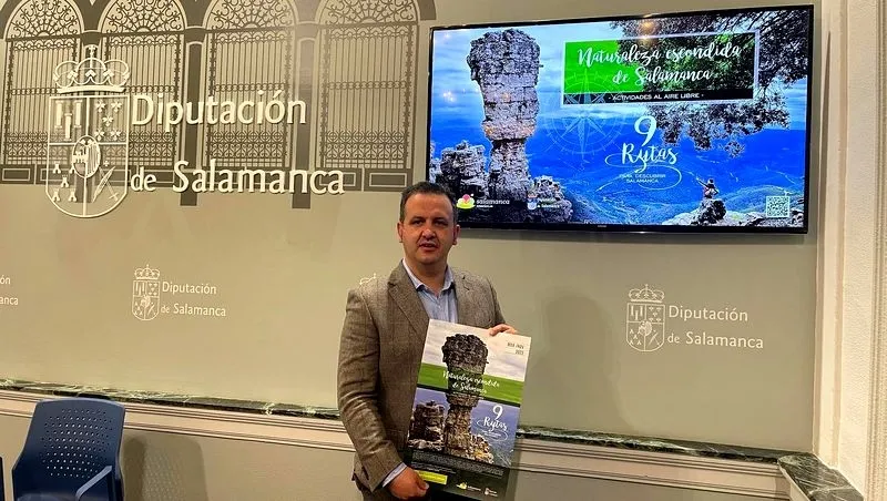 El delegado de Turismo de la Diputación salmantina, Francisco Javier García Hidalgo, en la presentación de este programa de senderismo. Foto Diputación Salamanca