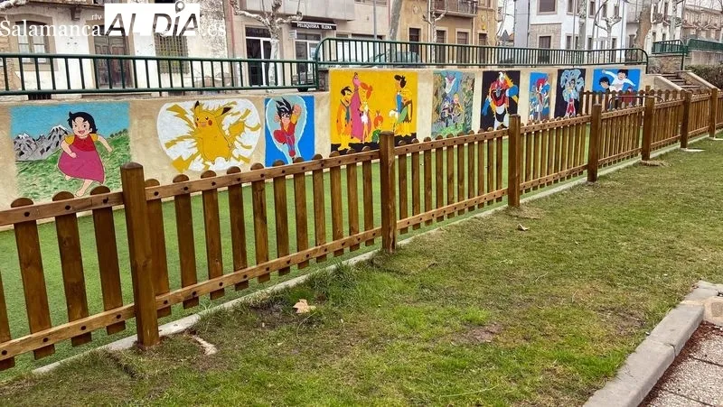 El parque infantil ofrece una nueva y colorida imagen