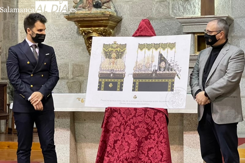 La iglesia parroquial acogía la presentación de la nueva imagen de palio de Nuestra Señora de la Esperanza 