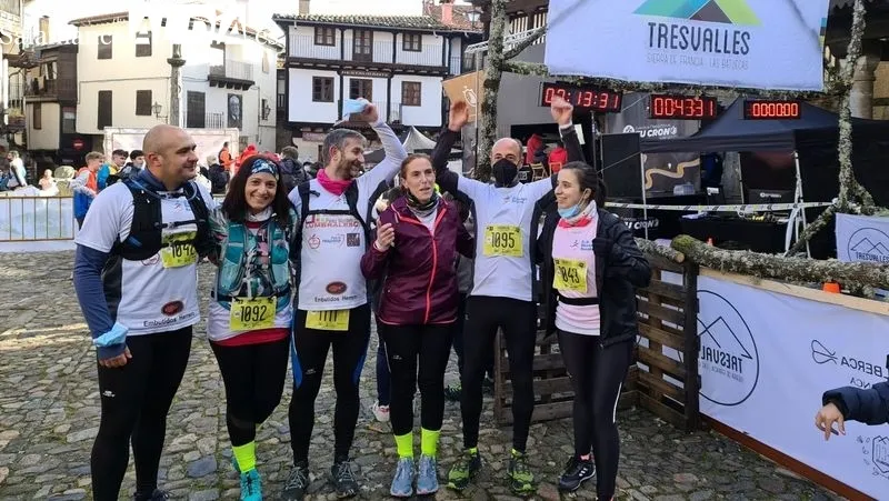 Atletas del Abadengo Running antes de la carrera Tres Valles