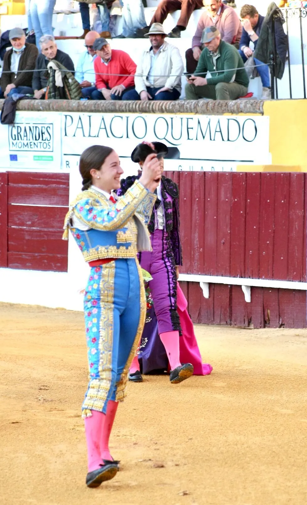 Foto 2 - Raza de Raquel Mart&iacute;n en un debut de arrojo y triunfo