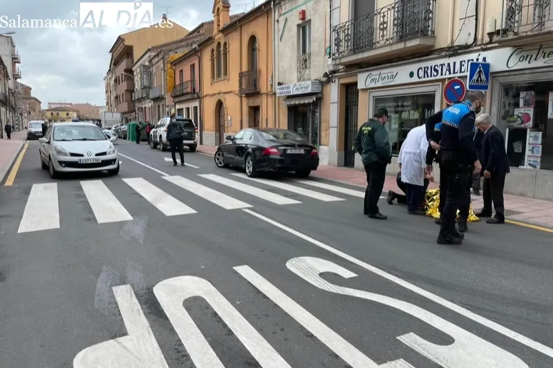 Foto 9 - Herida una mujer en Pe&ntilde;aranda, tras ser golpeada por un coche