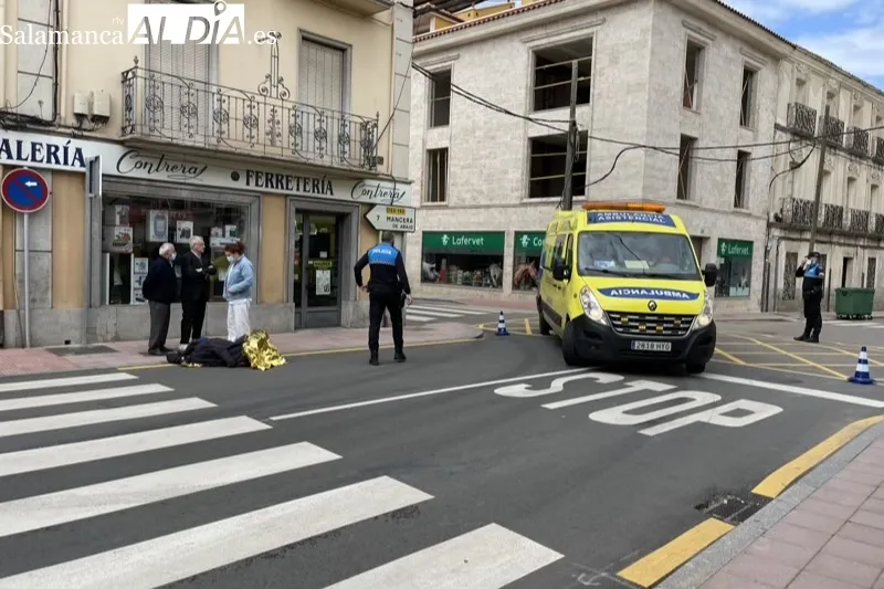 Foto 2 - Herida una mujer en Pe&ntilde;aranda, tras ser golpeada por un coche