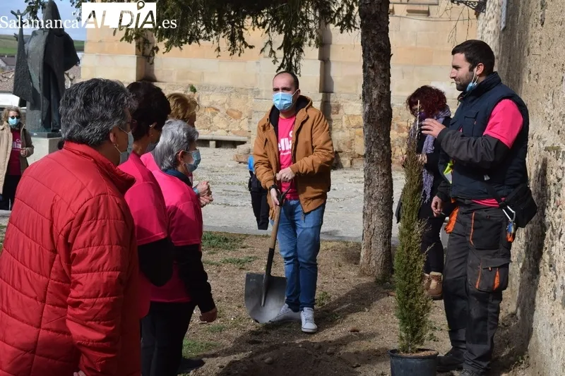 Foto 10 - Ayuntamiento y Aqualia colaboran en la iniciativa 'Pl&aacute;ntate por ellas, por un futuro m&aacute;s sostenible'