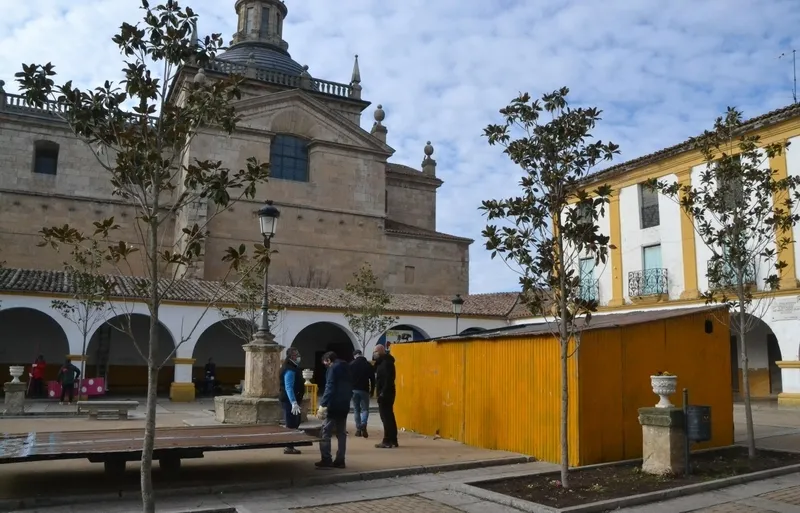 Foto 3 - La Plazuela del Buen Alcalde dice adi&oacute;s a su look carnavalero