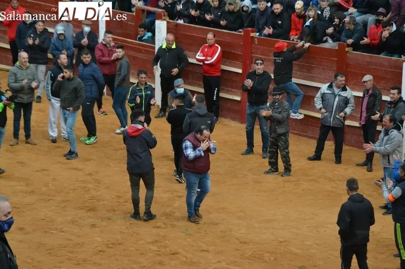 Foto 3 - El Toro del Aguardiente realiza varias idas y venidas tras salir del Registro 20 a&ntilde;os despu&eacute;s
