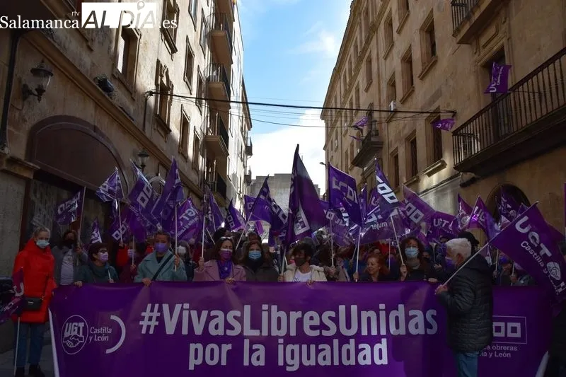 Concentración en el centro de Salamanca convocada por UG y CC.OO. por el 8M | Fotos: Vanesa Martins