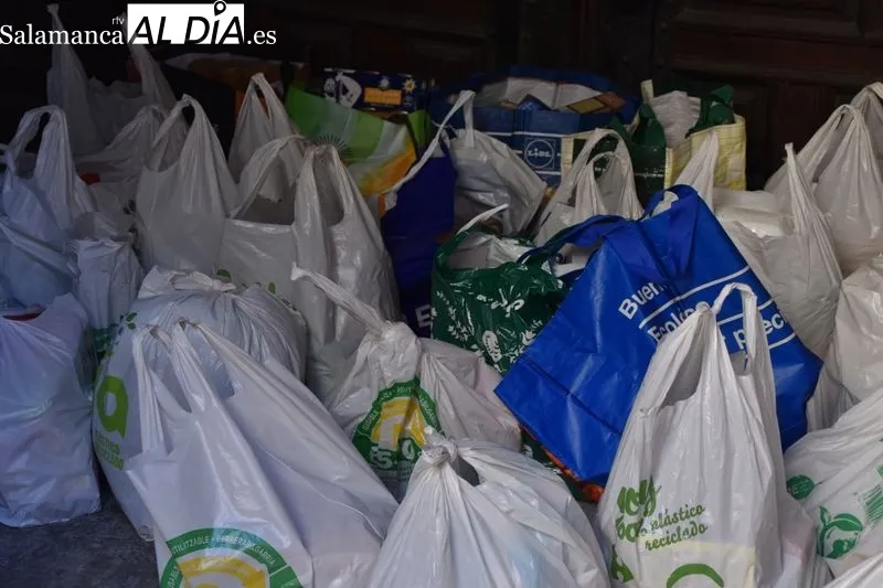 Donaciones en la Iglesia de la Purísima | Fotos: Vanesa Martins