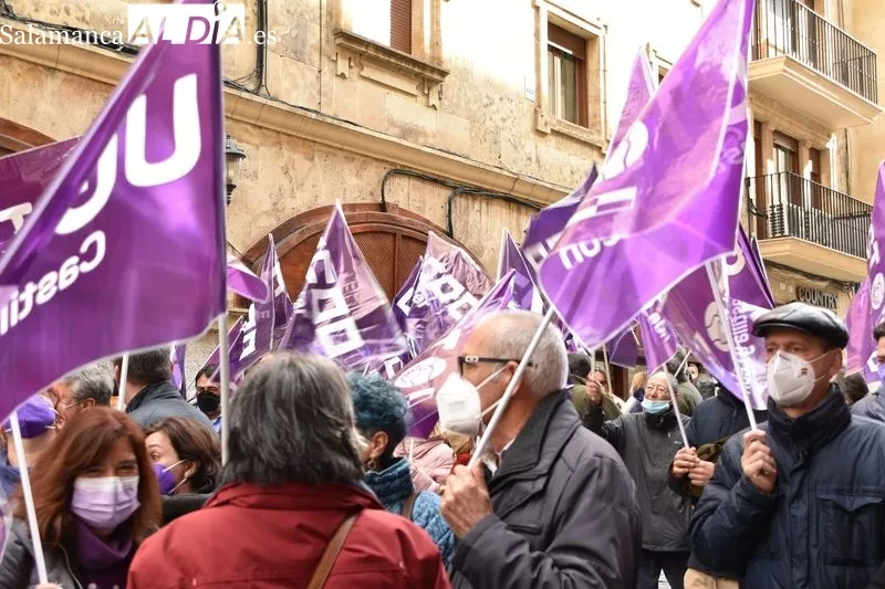 Concentración en el centro de Salamanca convocada por UG y CC.OO. por el 8M | Fotos: Vanesa Martins