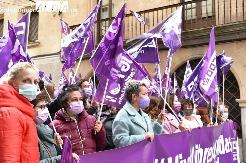 Concentración en el centro de Salamanca convocada por UG y CC.OO. por el 8M | Fotos: Vanesa Martins