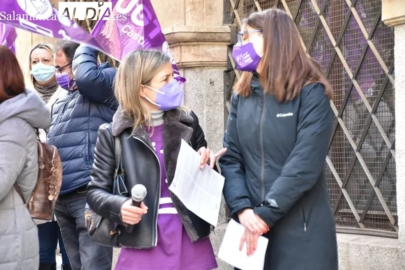 Concentración en el centro de Salamanca convocada por UG y CC.OO. por el 8M | Fotos: Vanesa Martins
