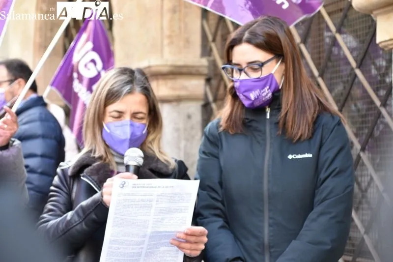 Concentración en el centro de Salamanca convocada por UG y CC.OO. por el 8M | Fotos: Vanesa Martins