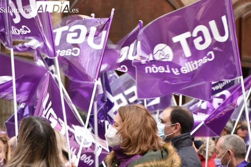 Concentración en el centro de Salamanca convocada por UG y CC.OO. por el 8M | Fotos: Vanesa Martins