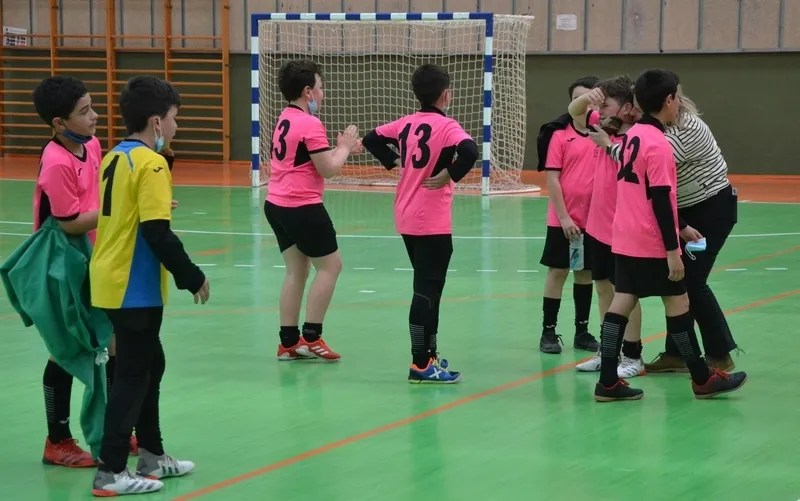 Foto 11 - El Alev&iacute;n del III Columnas conquista el t&iacute;tulo de campe&oacute;n bicomarcal