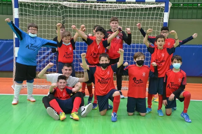 Foto 7 - El Alev&iacute;n del III Columnas conquista el t&iacute;tulo de campe&oacute;n bicomarcal
