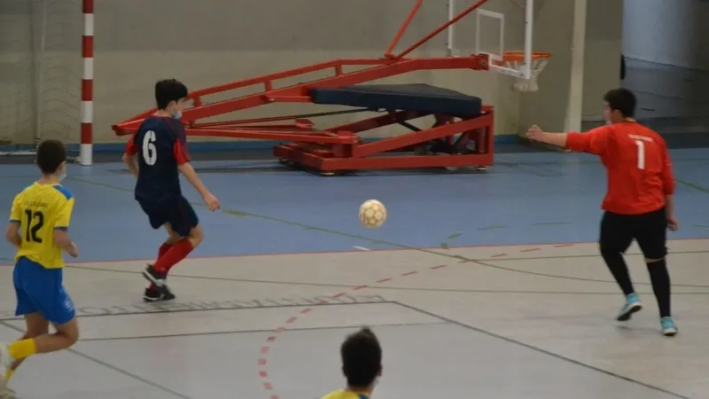 Foto 8 - El Cadete del III Columnas se proclama campe&oacute;n bicomarcal
