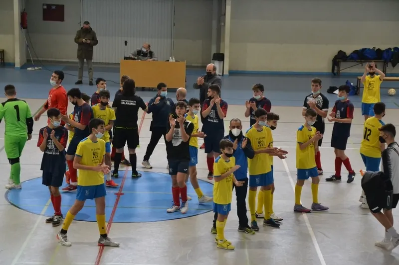 Foto 4 - El Cadete del III Columnas se proclama campe&oacute;n bicomarcal