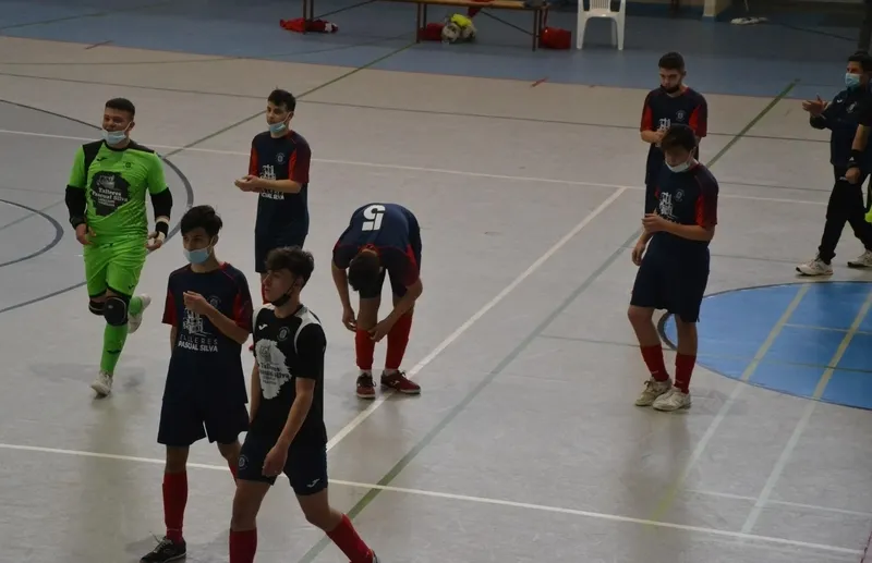 Foto 2 - El Cadete del III Columnas se proclama campe&oacute;n bicomarcal