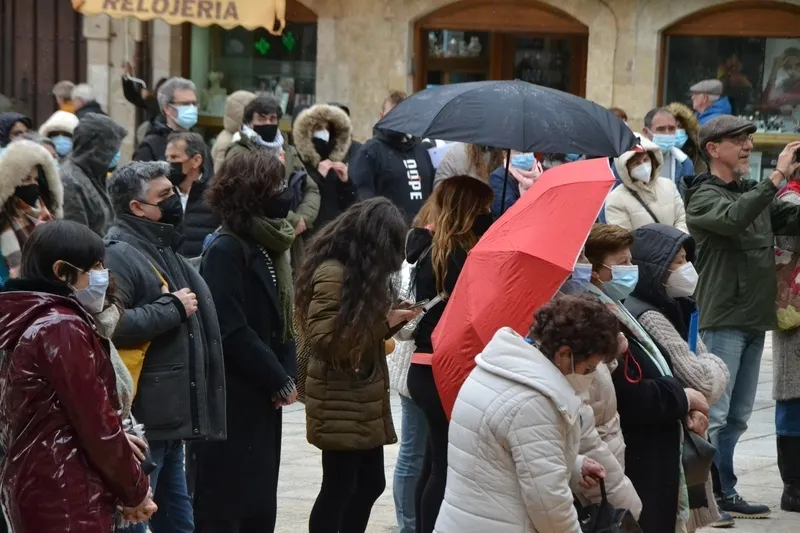 Foto 6 - El Movimiento Ciudadano homenajea a un nutrido grupo de mujeres, con varias de ellas presentes
