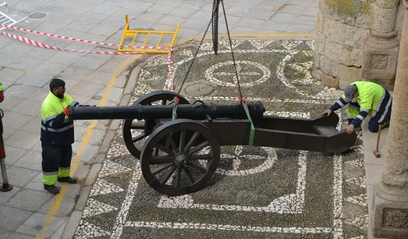 Foto 3 - Los ca&ntilde;ones est&aacute;n de vuelta por la Plaza Mayor