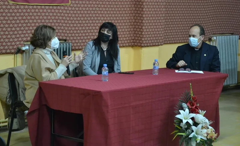 Foto 7 - Lola de la Nava y Ana Teles relatan su experiencia de fe y vida en la iglesia y en sus trabajos