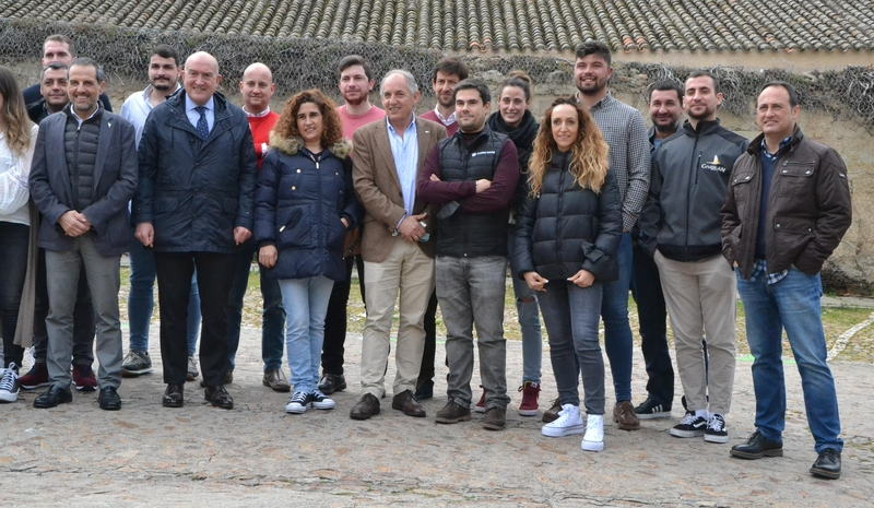 Foto 2 - Técnicos cooperativistas de Castilla y León mantienen un encuentro en el Parador