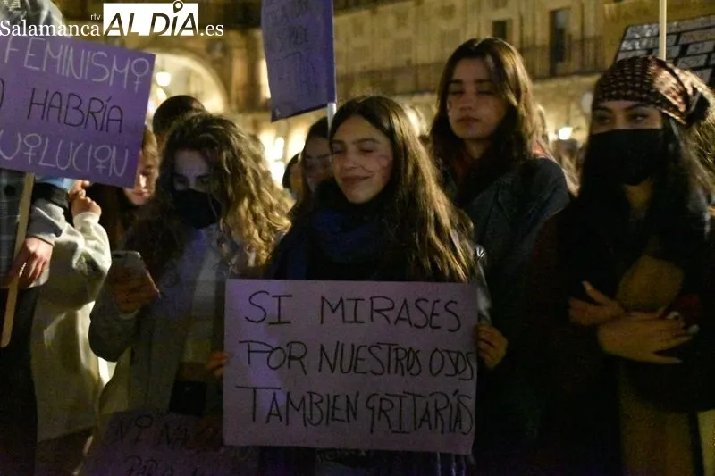 Foto 17 -  &lsquo;No me toques los derechos&rsquo;, la manifestaci&oacute;n del 8M recorre las calles de Salamanca 