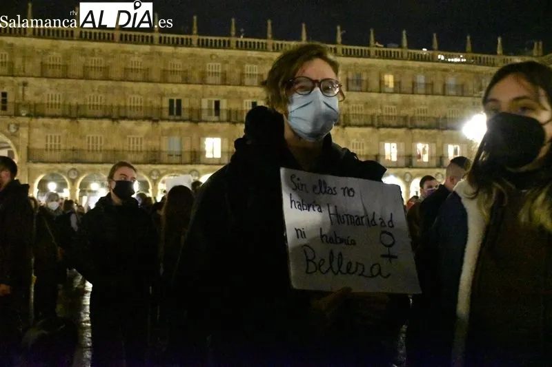 Foto 10 -  &lsquo;No me toques los derechos&rsquo;, la manifestaci&oacute;n del 8M recorre las calles de Salamanca 