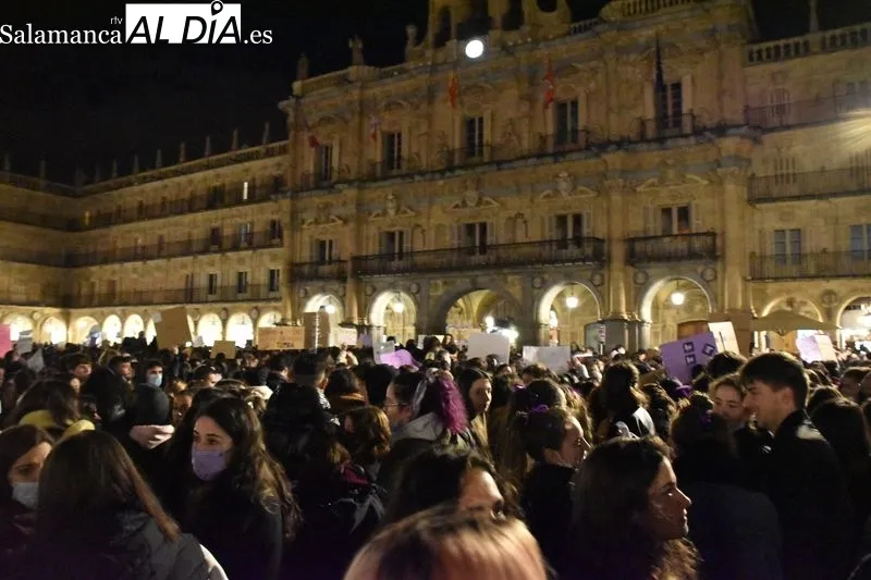 Foto 8 -  &lsquo;No me toques los derechos&rsquo;, la manifestaci&oacute;n del 8M recorre las calles de Salamanca 