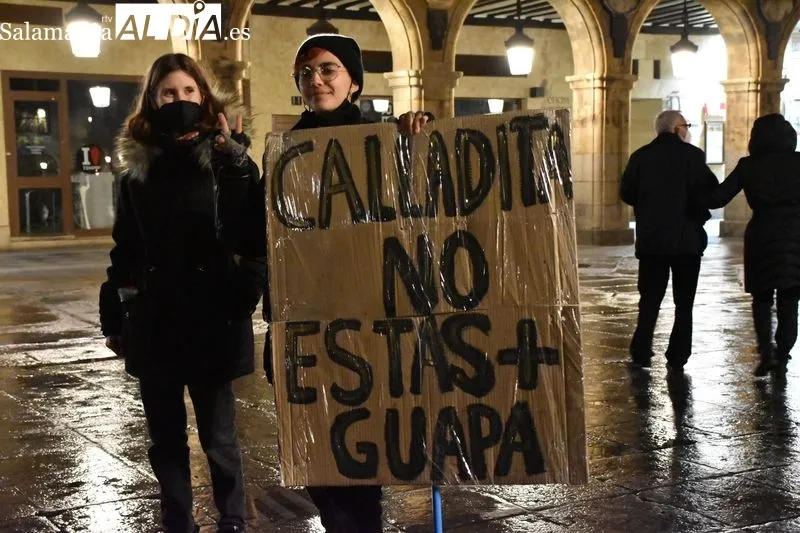 Foto 6 -  &lsquo;No me toques los derechos&rsquo;, la manifestaci&oacute;n del 8M recorre las calles de Salamanca 