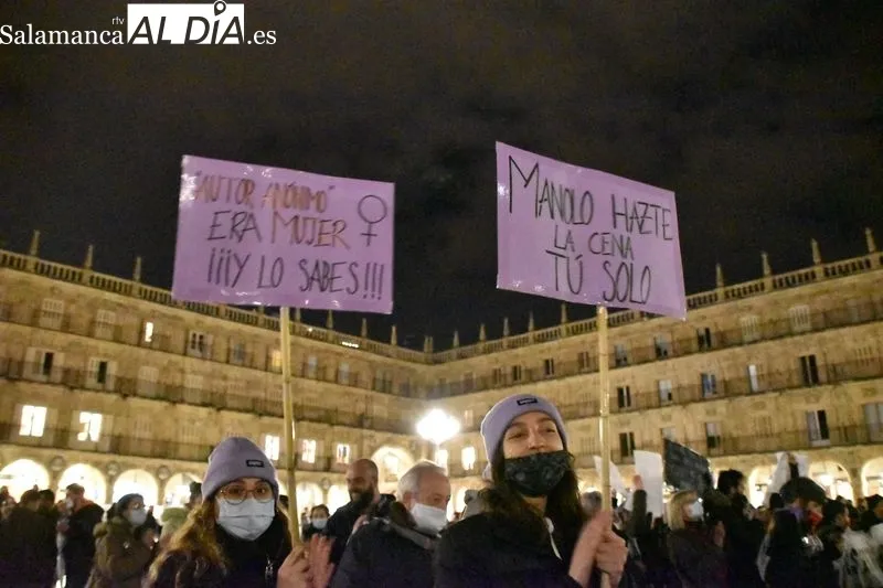 Foto 4 -  &lsquo;No me toques los derechos&rsquo;, la manifestaci&oacute;n del 8M recorre las calles de Salamanca 