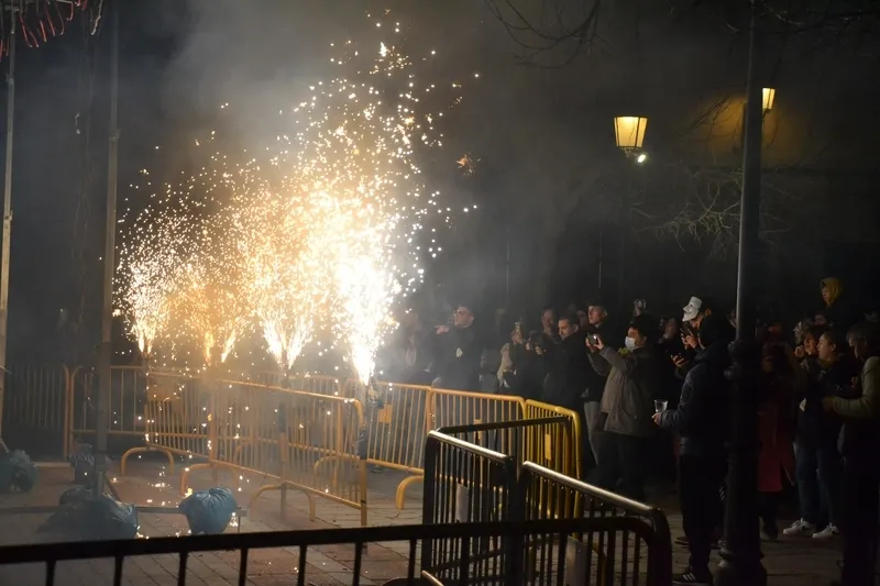 Foto 8 - Carnavaldeltoro.es regala a Ciudad Rodrigo un espect&aacute;culo pirot&eacute;cnico por la concesi&oacute;n de los Cenizos