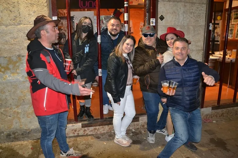 Foto 4 - El ambiente taurino se mantiene mientras va menguando el festivo en una jornada con visita de la lluvia