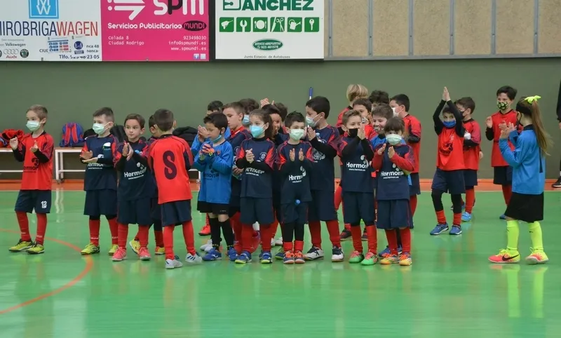 Foto 9 - Los prebenjamines del III Columnas cierran con un derby local su participaci&oacute;n en la Liga Asafusa