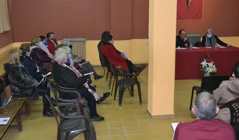 Foto 8 - Mari Paz Diago diserta sobre el papel de la mujer en la Iglesia