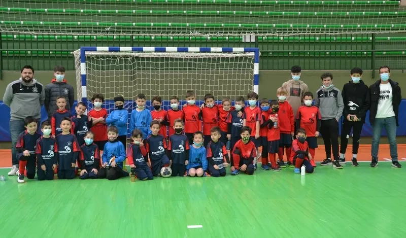 Foto 5 - Los prebenjamines del III Columnas cierran con un derby local su participaci&oacute;n en la Liga Asafusa