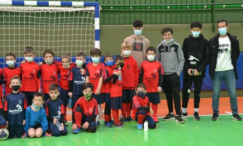Foto 3 - Los prebenjamines del III Columnas cierran con un derby local su participaci&oacute;n en la Liga Asafusa