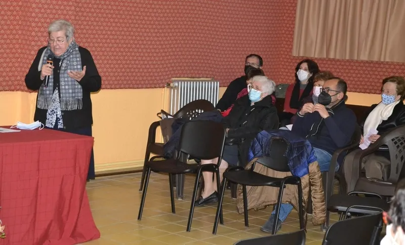 Foto 3 - Mari Paz Diago diserta sobre el papel de la mujer en la Iglesia