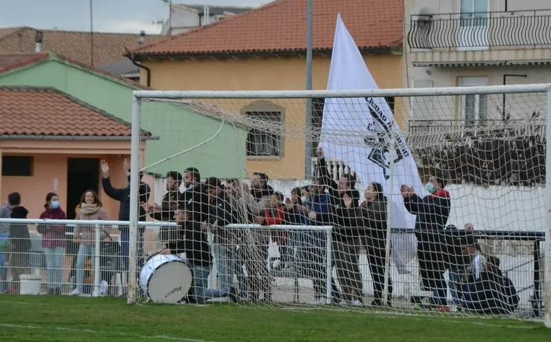Foto 3 - El Ciudad Rodrigo resiste parte y media ante el Mirand&eacute;s B, que le acaba dando otro disgusto 6 a&ntilde;os despu&eacute;s