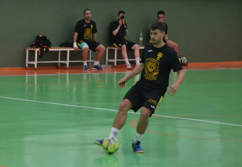 Foto 10 - El Mir&oacute;briga Futsal perdona y acaba por caer derrotado ante Macotera en el rush final